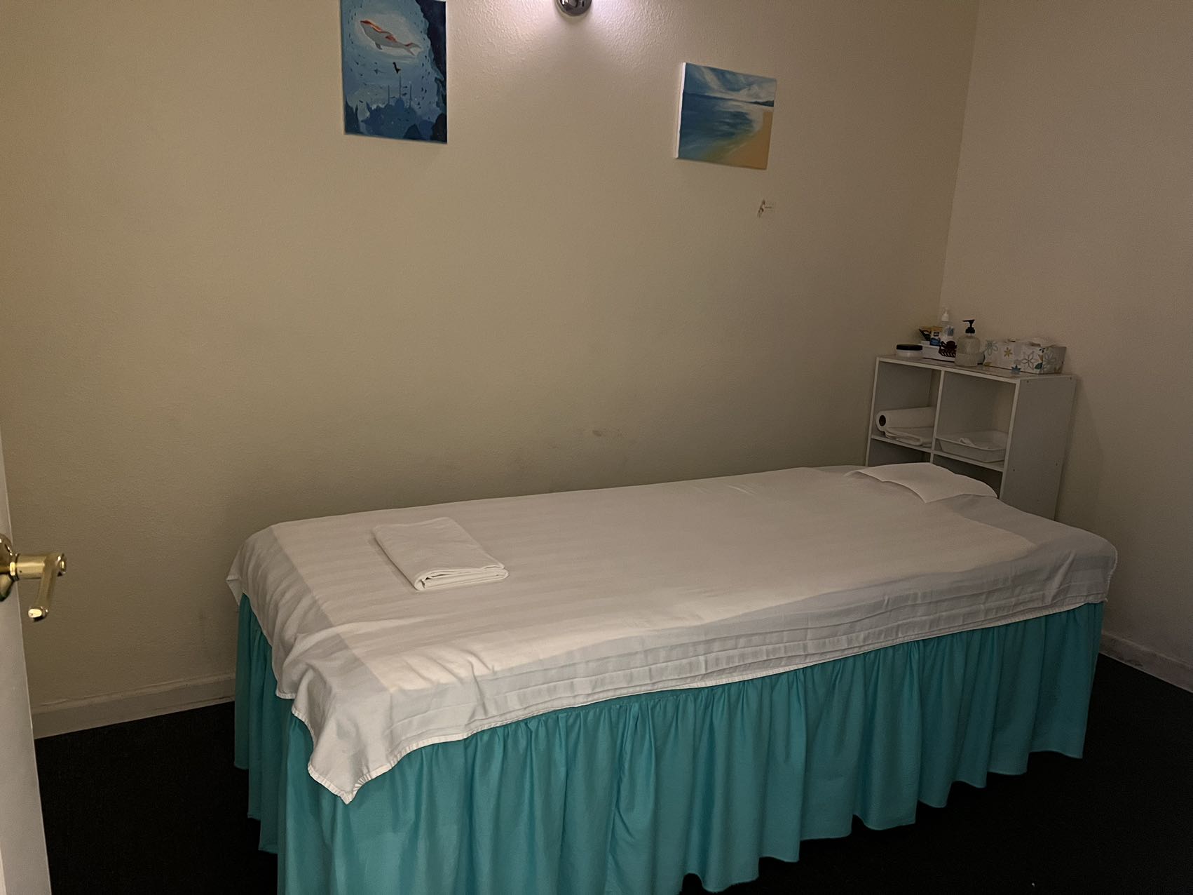 Luna Massage gallery image