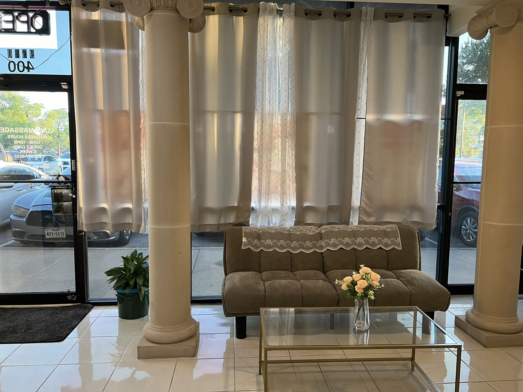 Luna Massage gallery image